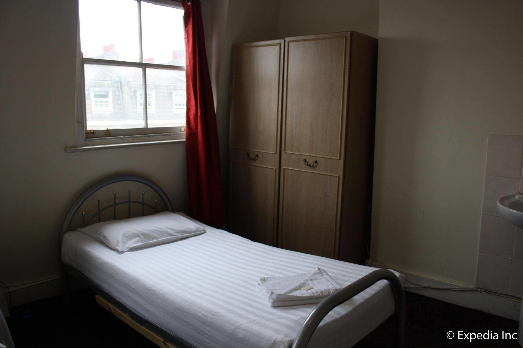 Daisy Hotel London Bagian luar foto