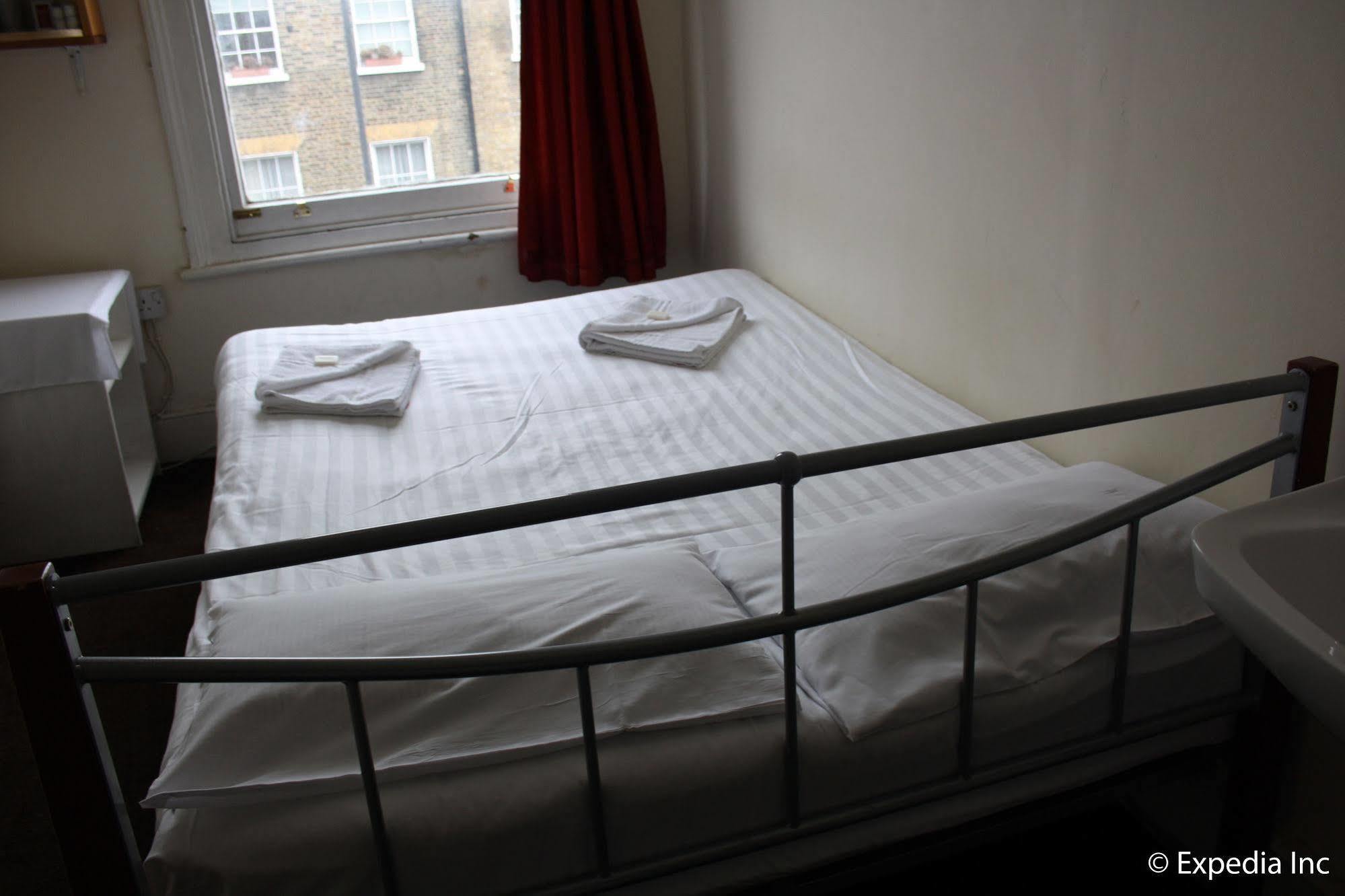 Daisy Hotel London Bagian luar foto