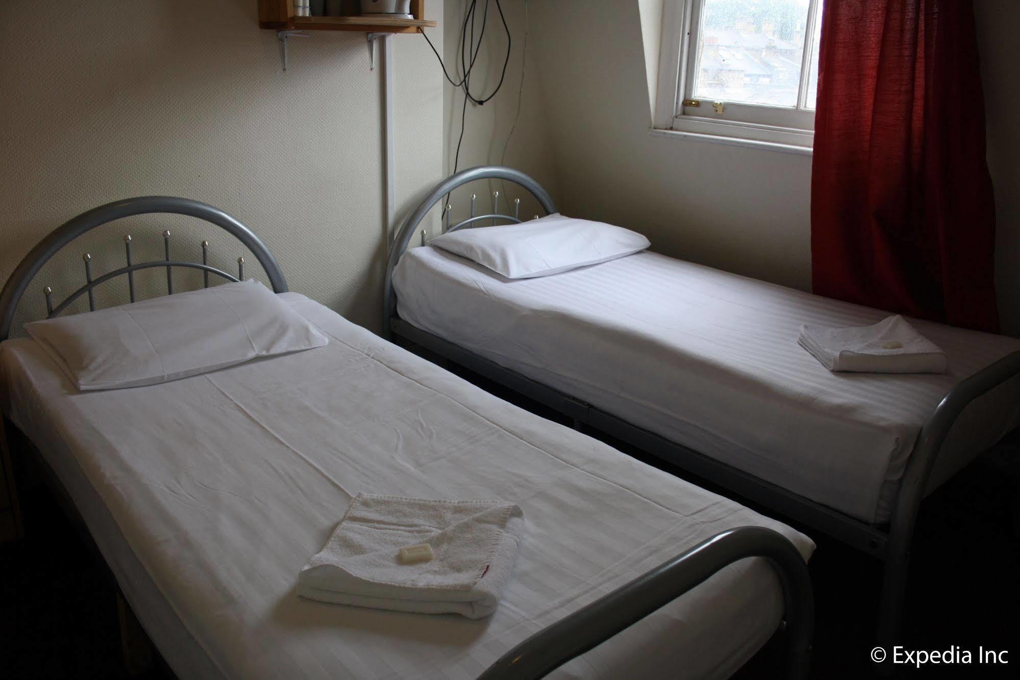 Daisy Hotel London Bagian luar foto