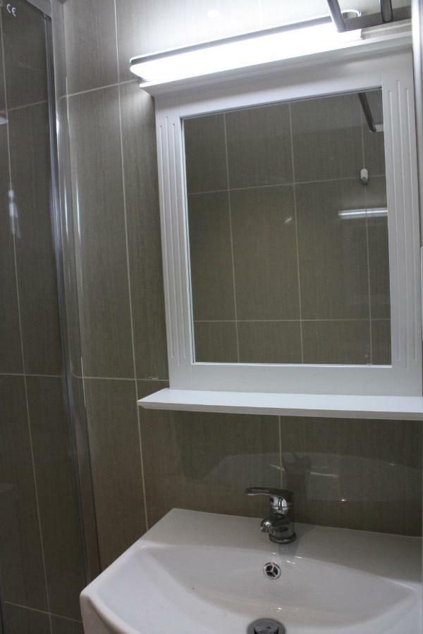 Daisy Hotel London Bagian luar foto