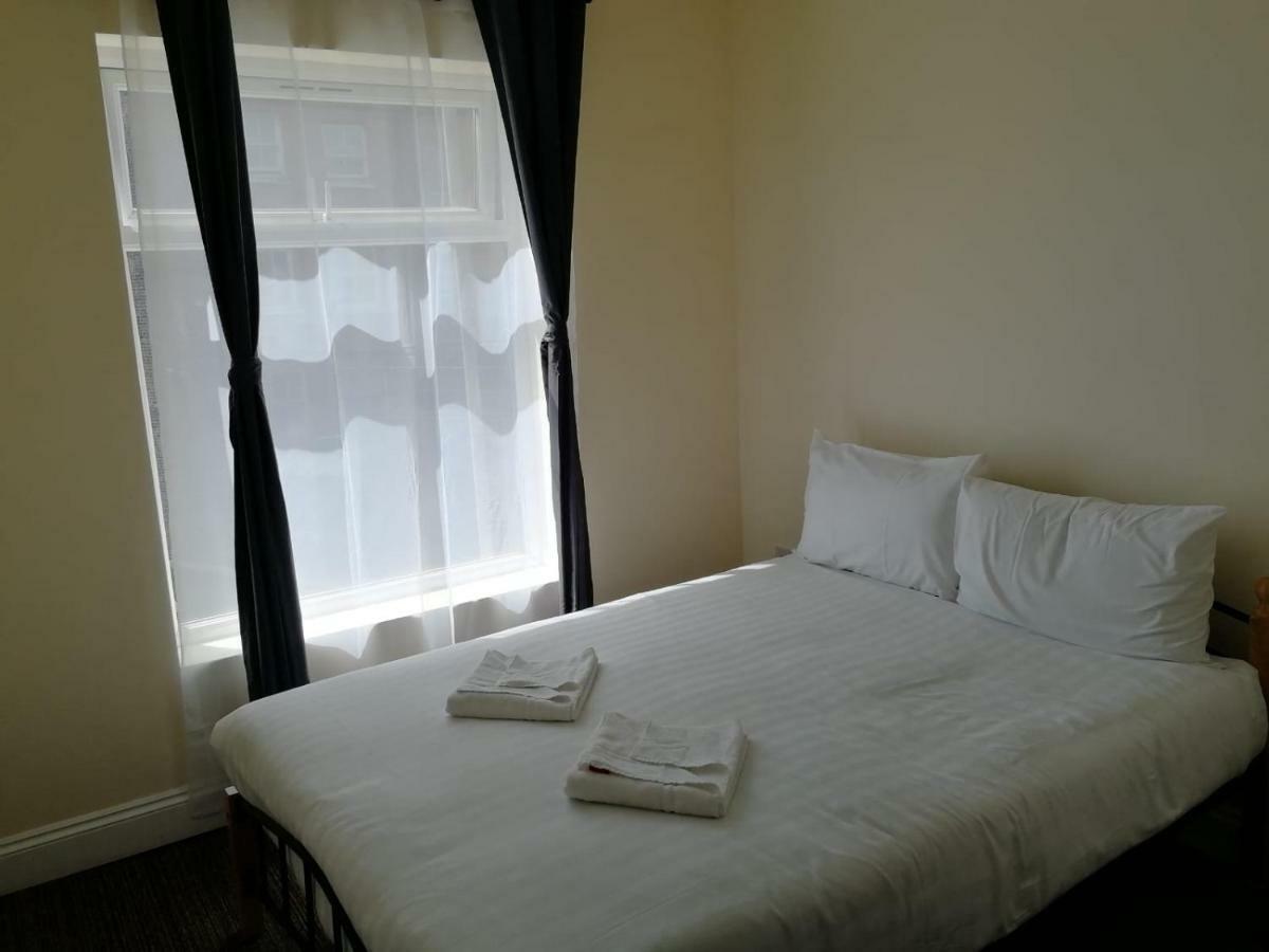Daisy Hotel London Bagian luar foto